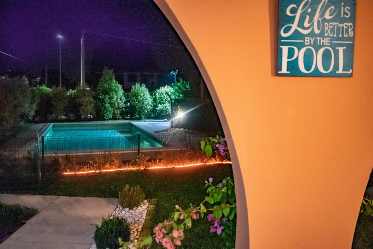 Apartment Charme And Relax With Garden And Swimming Pool Дезенцано-дель-Гарда Экстерьер фото