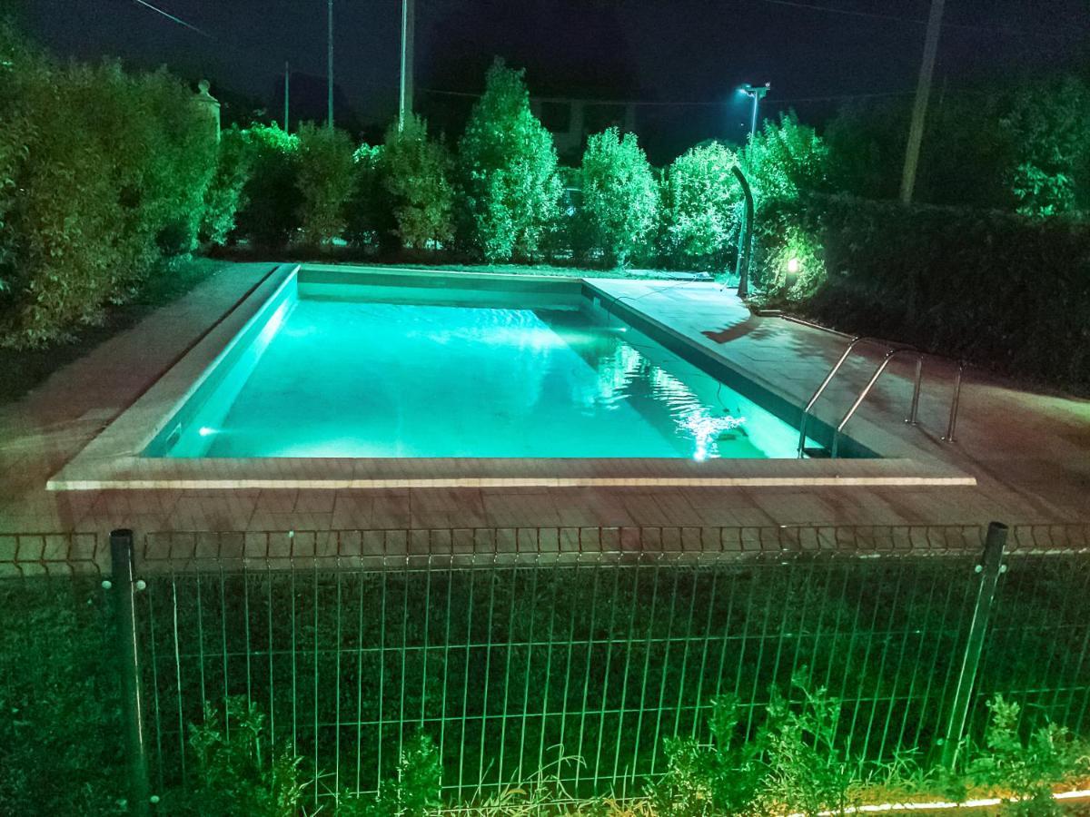 Apartment Charme And Relax With Garden And Swimming Pool Дезенцано-дель-Гарда Экстерьер фото