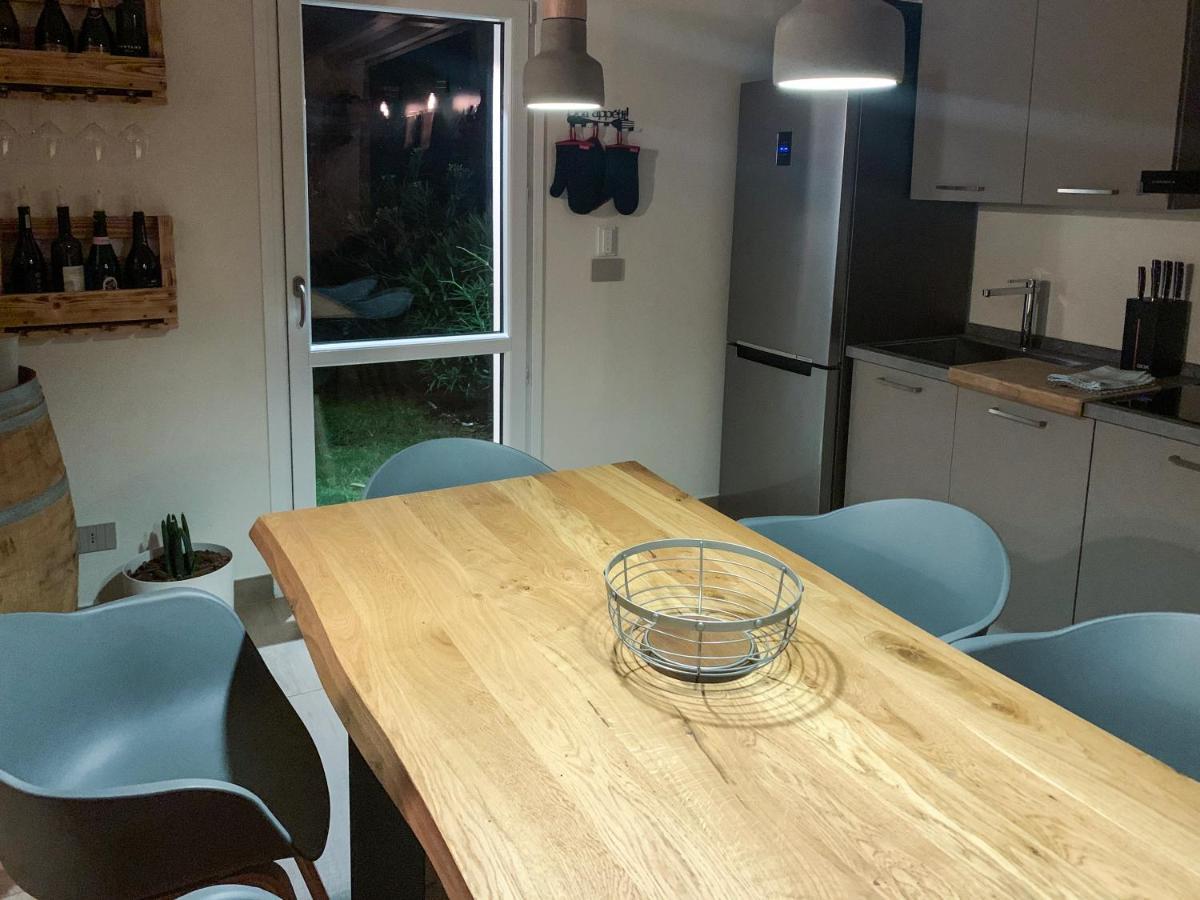 Apartment Charme And Relax With Garden And Swimming Pool Дезенцано-дель-Гарда Экстерьер фото